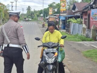 Pastikan Setiap Pengendara Mematuhi Aturan, Sat Lantas Polres Sarmi Laksanakan Pengaturan Pagi