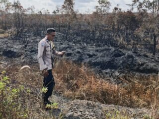Kebakaran Hutan dan Lahan Terjadi di Distrik Tomage, Polsek Bomberay Lakukan Penanganan Cepat
