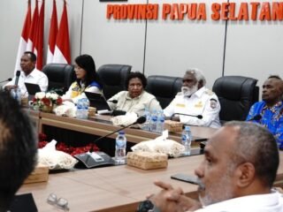 Rapat Koordinasi Bersama Wamendagri dan Wamen PU, Gubernur Apolo Dorong Percepatan Pembangunan