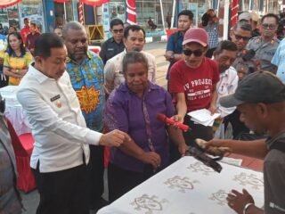 Abisai Rollo Ajak Masyarakat Dukung Produk Lokal di Festival IKM Kota Jayapura