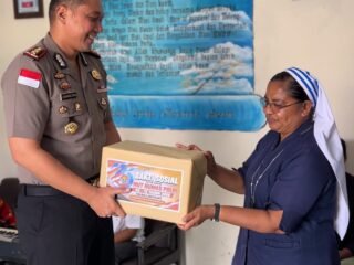 Jelang HUT Humas Polri Ke-75, Polres Merauke Gelar Bakti Sosial Dan Salurkan Sembako Ke Panti Asuhan St. Vincentius