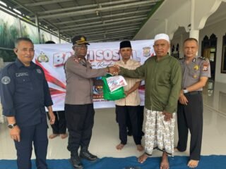 Sambut HUT Humas POLRI ke-75, Humas Polres Biak Numfor Gelar Bakti Sosial di Masjid Al-Hafidz Polres