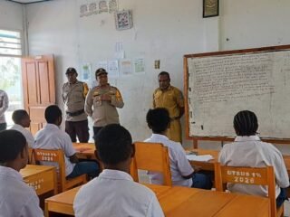 Polisi Peduli Pendidikan, Polsek Kelila Edukasi Pelajar Jauhi Hoaks, Narkoba, Dan Miras
